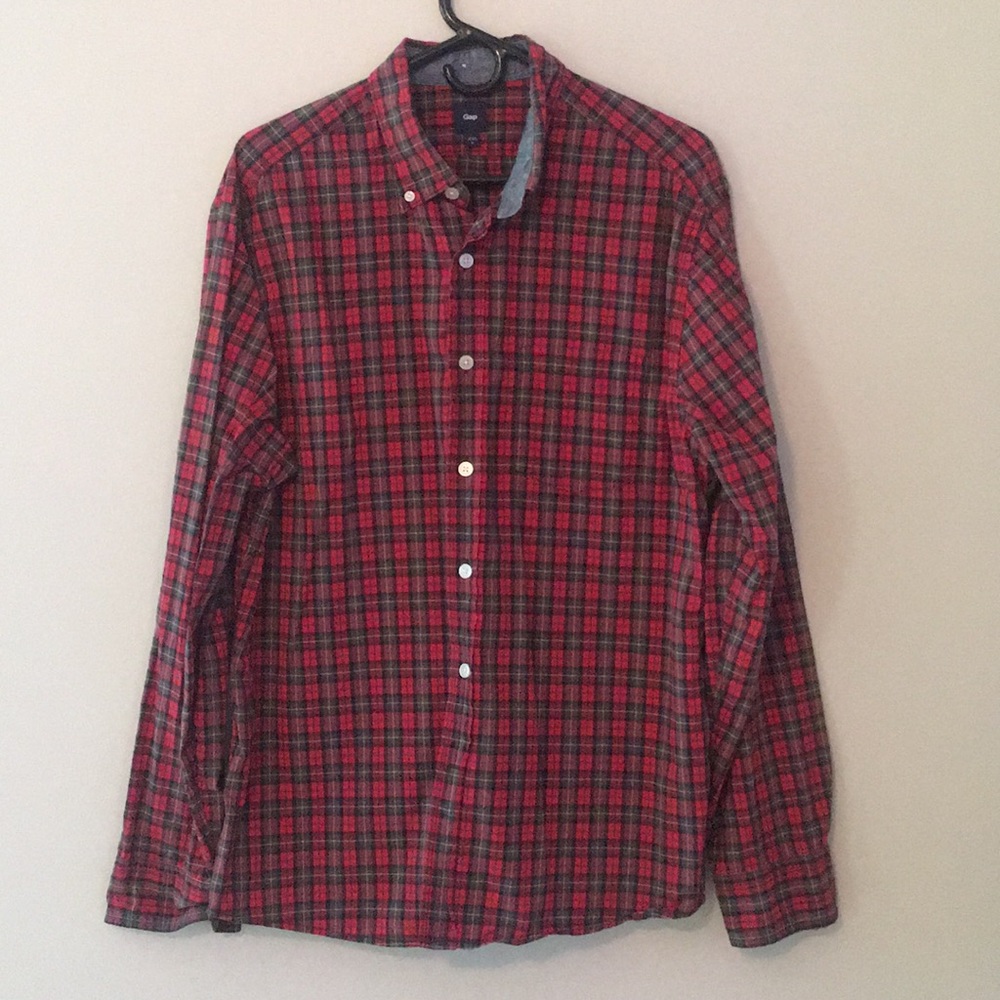 Men’s Gap button down size Large